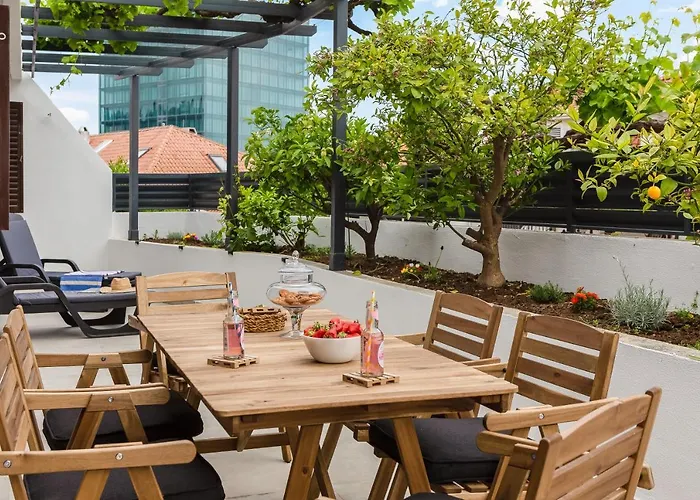 Lemon Tree Luxury, Free Parking アパート