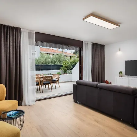 Lemon Tree Luxury, Free Parking *