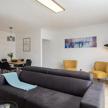 Lemon Tree Luxury, Free Parking *