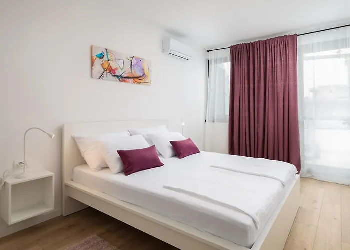 Lemon Tree Luxury, Free Parking
