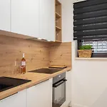 Lemon Tree Luxury, Free Parking Apartment
