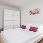 Lemon Tree Luxury, Free Parking Apartment *